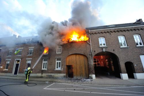 Binnenbrand Groot Burg, Janssenstraat, Beek